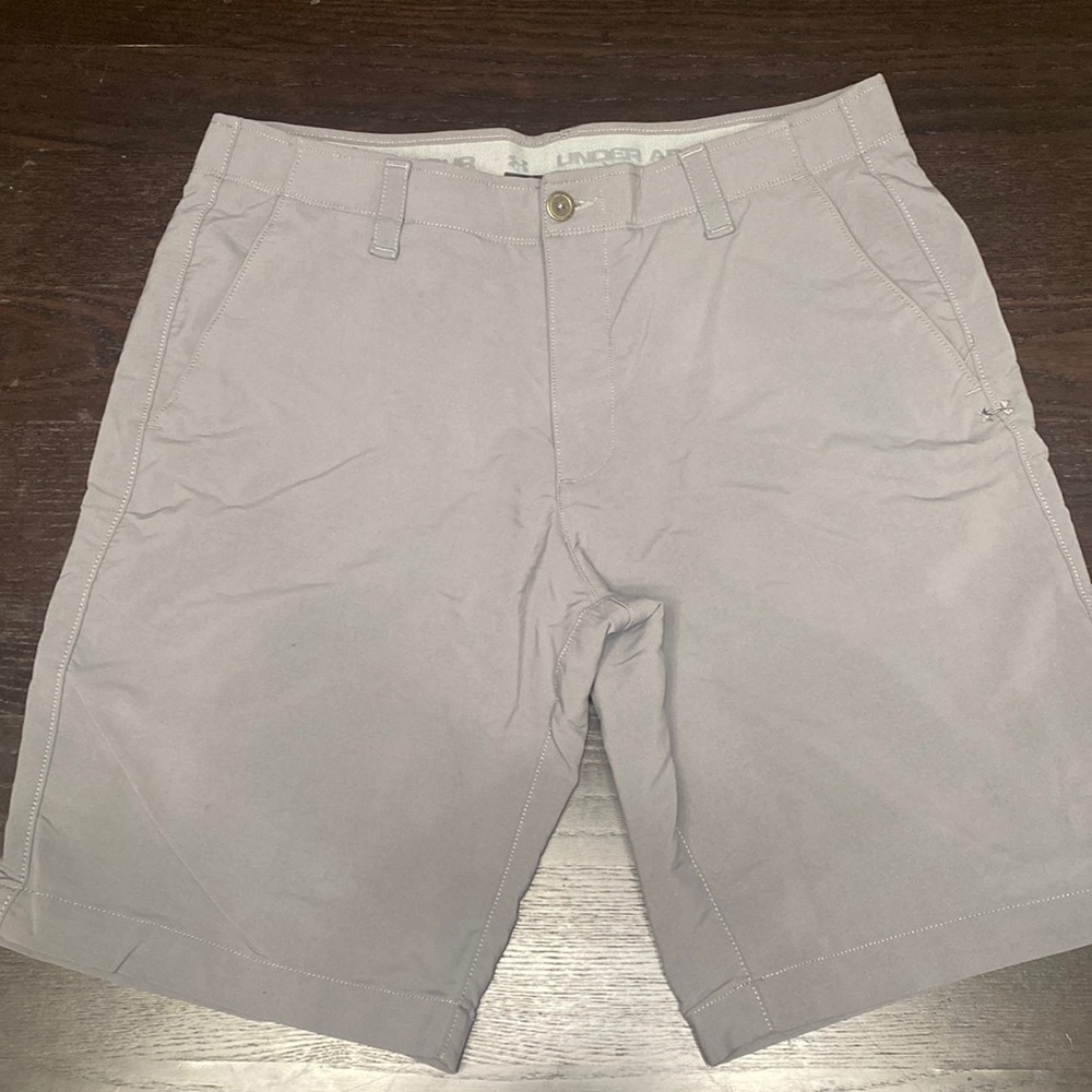 Under Armour Golf Shorts Size 36